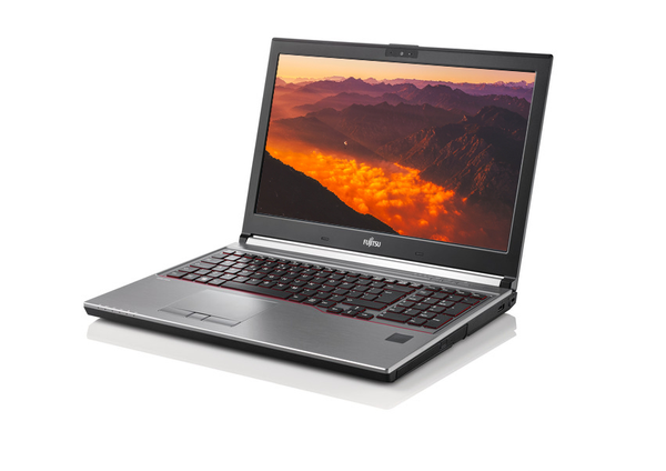 Fujitsu Celsius H760 Core i7 6820HQ (6-gen.) 2,7 GHz / 16 GB / 240 SSD / 15,6'' FullHD / Win 10 Pro + Nvidia Quadro M1000M (BEZ BATERII)