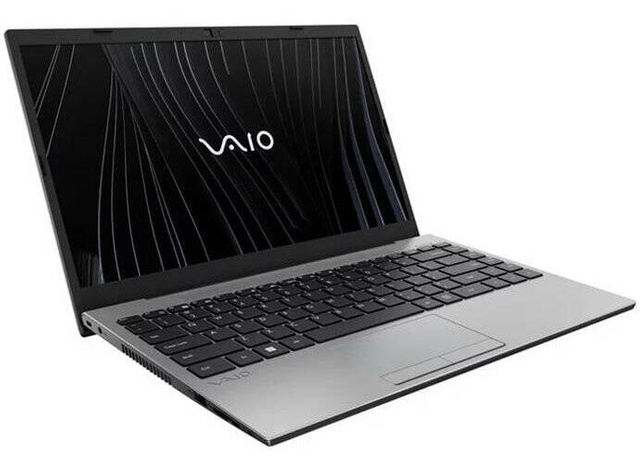 Powystawowy Laptop Sony Vaio VMNC71429-SL Core i7 1255U / 16 GB / 2 TB SSD / 14" FullHD / Win 11 / srebrny